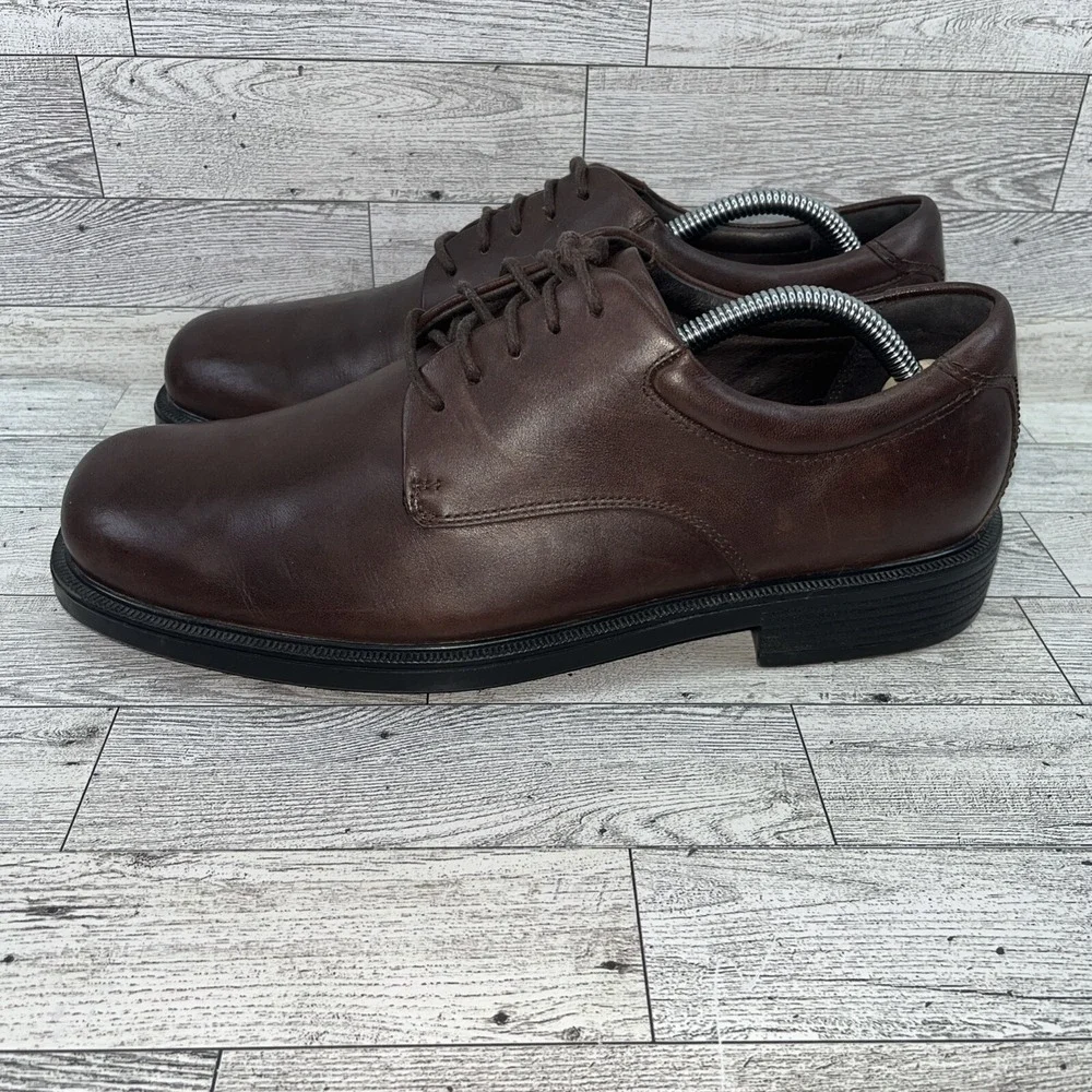 Rockport look polished